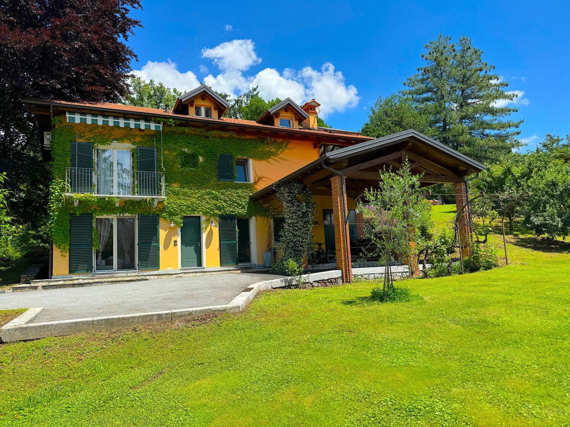 The Comfortable House With Big Pool In The Center Of Mergozzo Kültér fotó